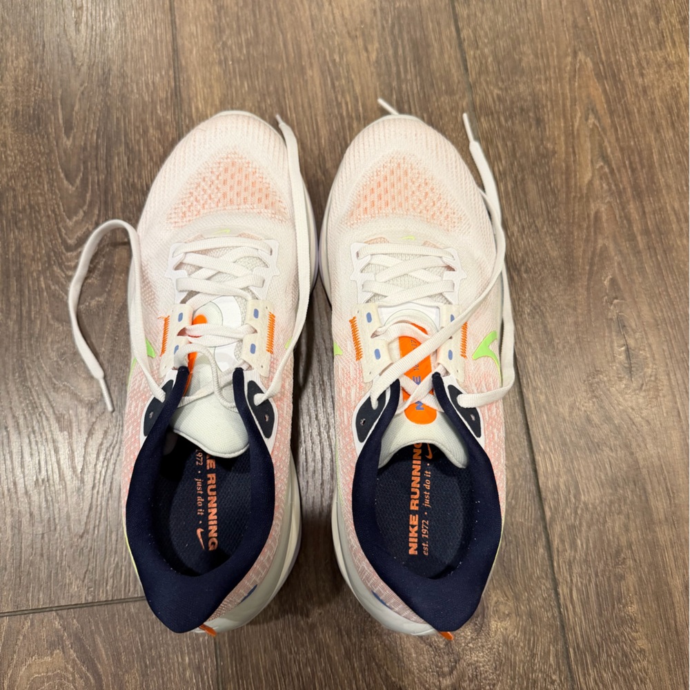Nike Vomero 17 Women’s Size 9